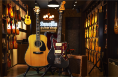 【即戦力採用】Smalls guitar shop 店舗スタッフ募集のアイキャッチ画像