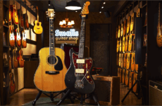 【即戦力採用】Smalls guitar shop 店舗スタッフ募集のアイキャッチ画像